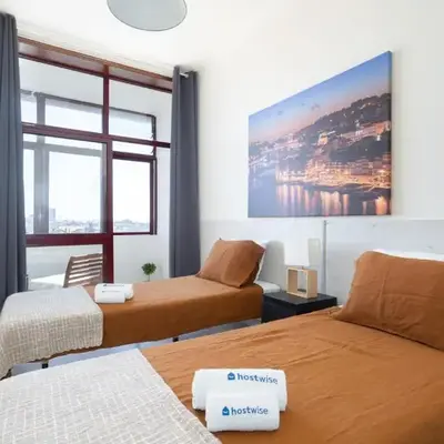 Host Wise - Cozy Sunny Flats - Ace Location