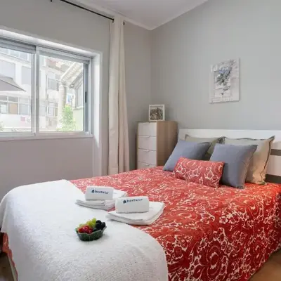 Host Wise - Modern Flats with Stunning Terrace or Balcony - Central Location