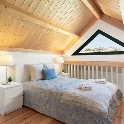 Host Wise - Lovely & Cozy Duplex Flat