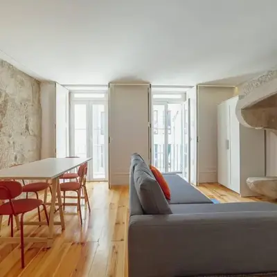 Cozy Almada by Hosty