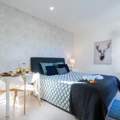 Host Wise - Central Private Flats - Terrace