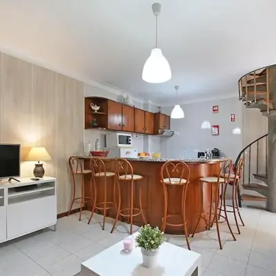 Bessa - Casinha Típica do Porto com dois quartos