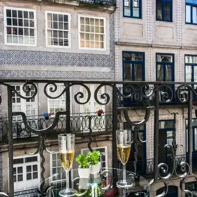 Cardosas Charming Apartment with Balconies
