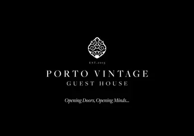 a vintage guest house logo on a black background at Porto Vintage Guesthouse in Porto