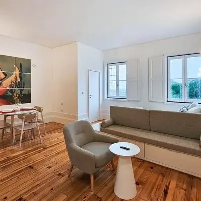 Bright and Cozy Loft in the City Center