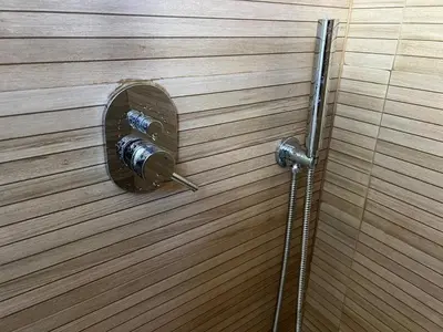 a showeruliculiculiculiculiculiculiculiculiculiculiculiculiculic at River Pace III in Porto
