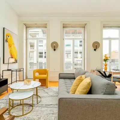 Loft with balcony and a gorgeous classic ceiling