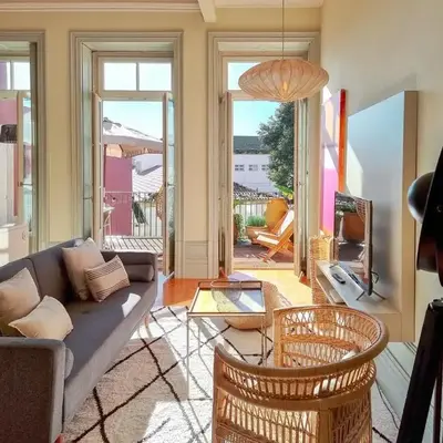 Stunning flat with private balcony in city center