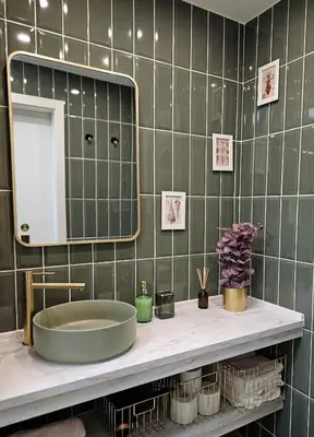 a bathroom with a sink and a mirror at Ninho Santa Catarina in Porto