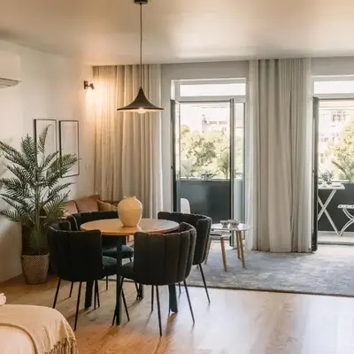 Spacious loft w. balcony in the heart of the city