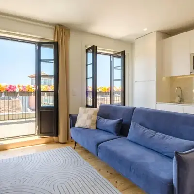 Art Deco 42 Luxury 2BR Apartment Downtown Metro AC