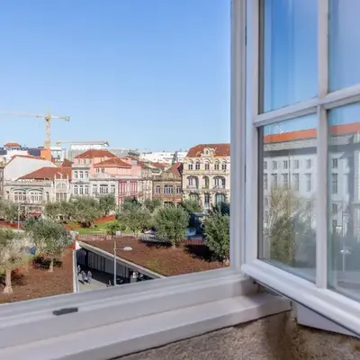 Large Studio with City Views