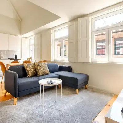 Magnolia 5 Luxury with AC Metro Downtown Porto