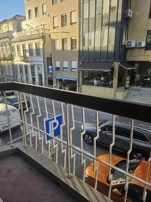 a view of a city street with a parking lot at Apartamento Quarto Compartilhado Porto in Porto