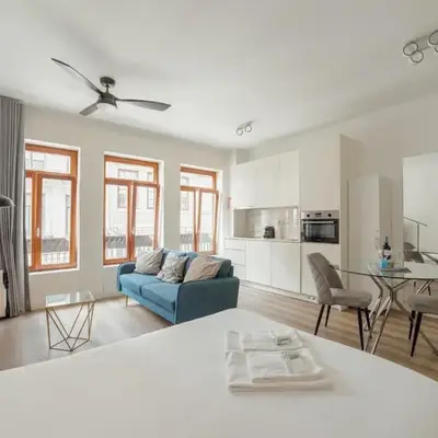 Downtown Comfort Apartment by Vacationy
