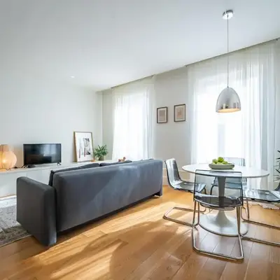 Nomads Lux - 1BD The Comfort Square in Porto