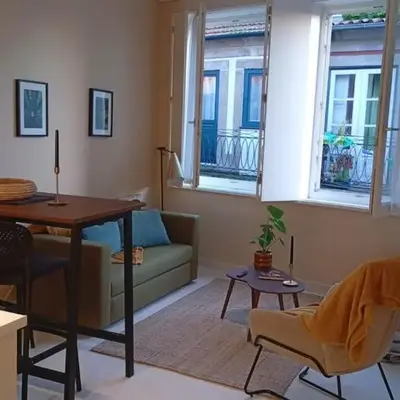 Charming & Sunny Stay in Historic Porto