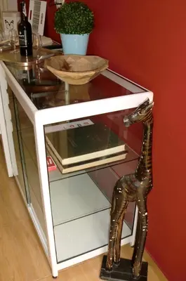 a glass table with a giraffe on top of it at The Yellow House 2 in Porto