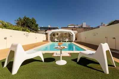 a map of costa caledonia with attractions at 733 Costa Cabral Metro Residence in Porto