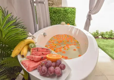 a bathroom with a bath tub in a room at Oporto Vintage Apartment in Porto