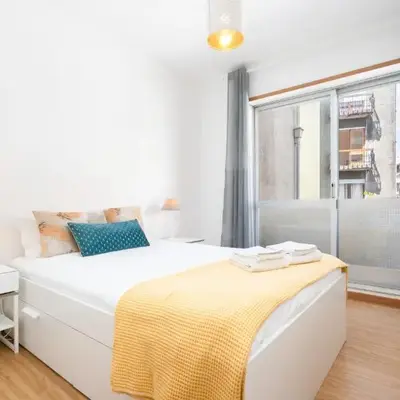 Renovated 3BR Apt Near City Hotspots with Great Value