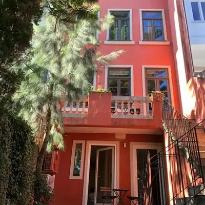 GR Suites