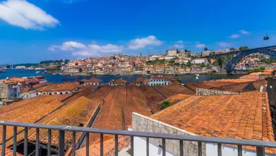 a view of the city from the roof of a building at House General Torres in Vila Nova de Gaia