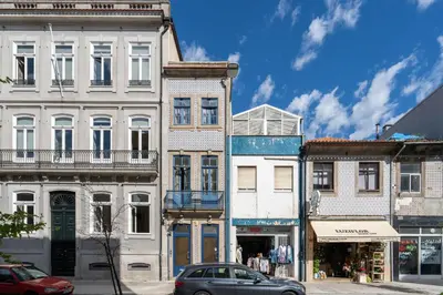 a group of buildings on a city street at Central Cozy Stay 2 AC Near Metro in Porto