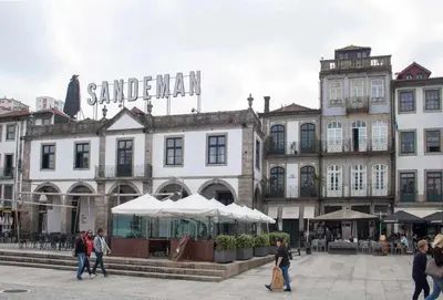 a group of people walking in front of a building at Panorama Apartments Ribeira Gaia in Vila Nova de Gaia