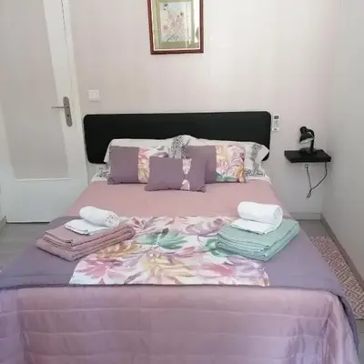 House Romantic R/C left
