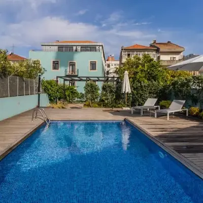 LovelyStay - Downtown Studio with Pool