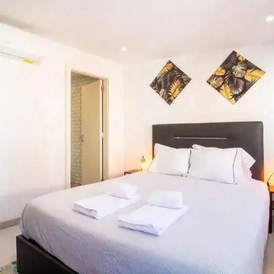 Alto da Lapa House w Parking by LovelyStay