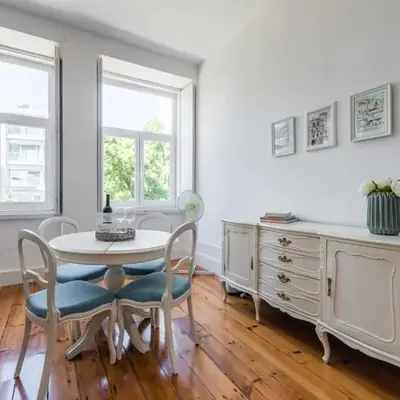 GuestReady - Cityscape coastal flat