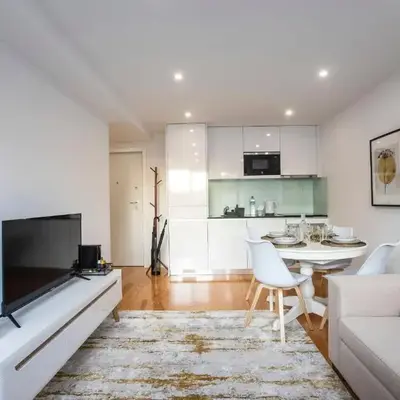 City Center 2BR Flat w/ AC by LovelyStay