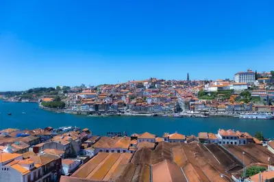 a view of the city of dubrovnik from above at 180º Porto River View in Vila Nova de Gaia