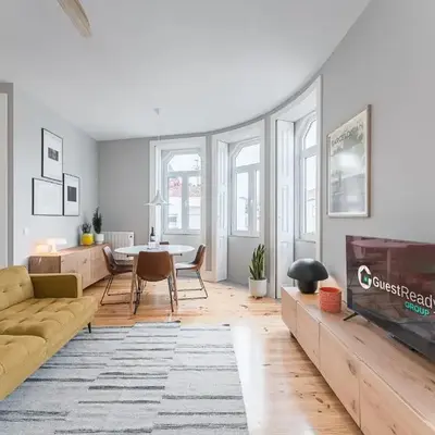 GuestReady - Colorful Apt near Agosto Station