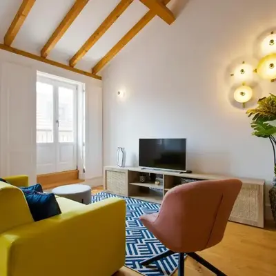 BOUTIQUE Rentals-THE ALMA Apt w/ balcony
