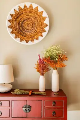two vases on top of a dresser with flowers at Oporto Viva la Vida Central apartment in Porto
