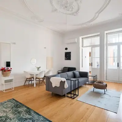 MARKES · Lovely 1-bedroom home w/ sunny backyard